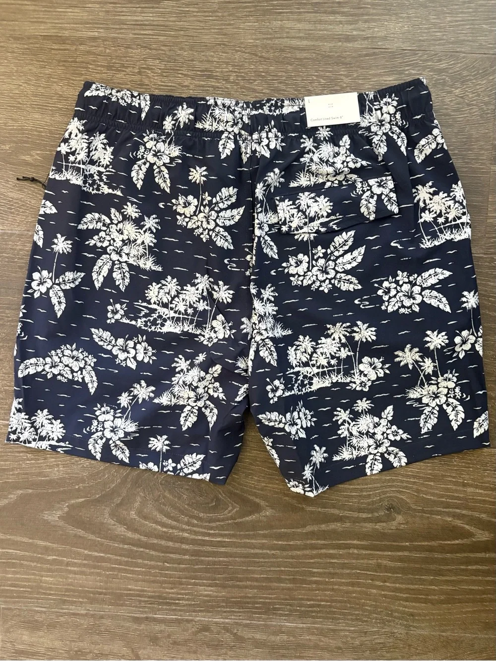 Onia Comfort Lined Short - Size Large NEW!